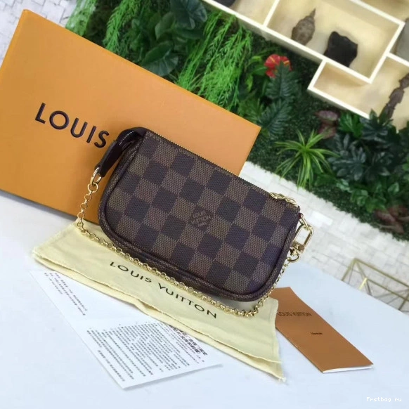 First bag ru wallet Vuitton Louis 0714